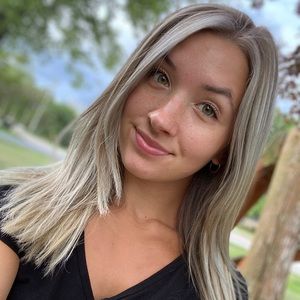 Meet your Posher, Julie